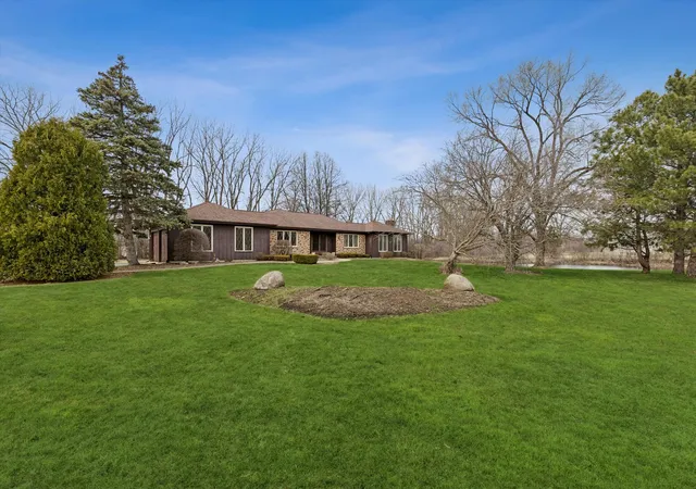 Homes for sale in Lakewood, IL | 7517 Pheasant Dr, Lakewood, IL 60014 | MLS# 12604498
