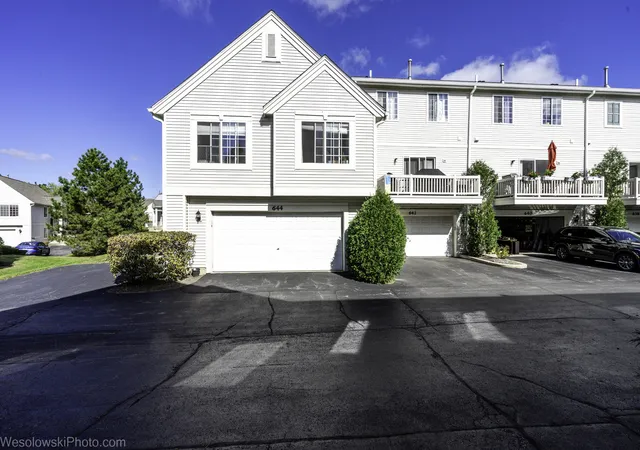 Photo 2 of Townhouse for sale at 644 S Rosehall Ln #644, Round Lake, IL 60073 | MLS# 12604526 | Listing updated on 2026-08-27