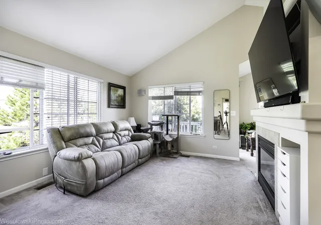 Photo 4 of Townhouse for sale at 644 S Rosehall Ln #644, Round Lake, IL 60073 | MLS# 12604526 | Listing updated on 2026-08-27
