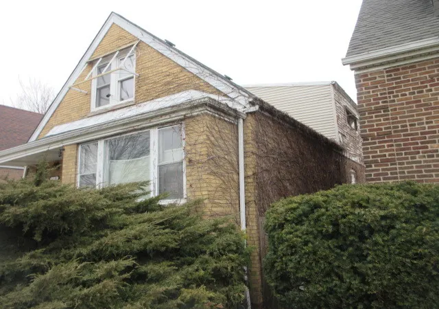 Homes for sale in Chicago, IL | 5105 S Lamon Ave, Chicago, IL 60638 | MLS# 12604582