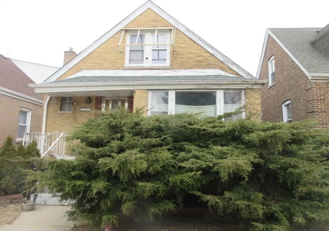 Photo 3 of Single family home for sale at 5105 S Lamon Ave, Chicago, IL 60638 | MLS# 12604582 | Listing updated on 2026-09-16