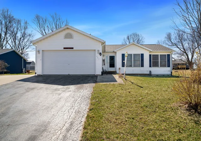 Homes for sale in Orangeville, IL | 227 Meadow Dr, Orangeville, IL 61060 | MLS# 12604670