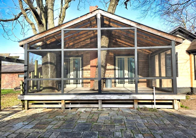 Photo 2 of Single family home for sale at 102 W 3rd Street, Flora, IL 62839 | MLS# 12604728 | Listing updated on 2026-10-05