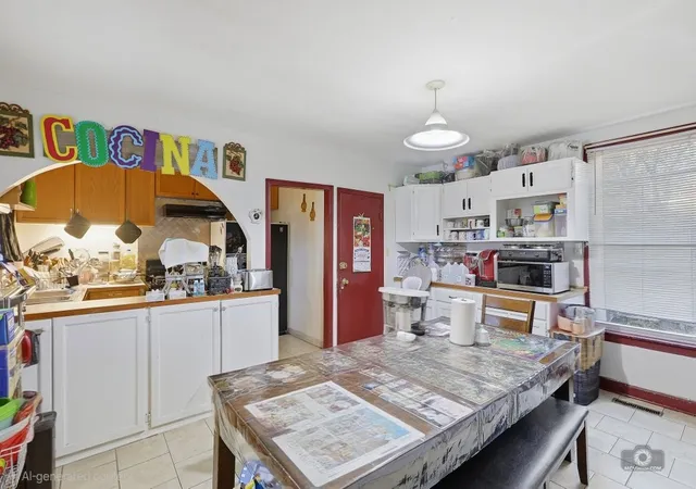 3rd image of 2144 Dewey Ave, Evanston, IL 60201 | MLS# 12604746