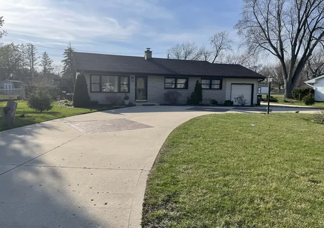2nd image of 1516 Sunset Dr, Schaumburg, IL 60193 | MLS# 12605098