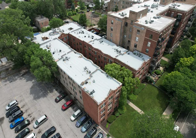 Homes for sale in Chicago, IL | 45235 S Drexel Boulevard, Chicago, IL 60653 | Houzeo