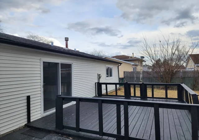 3rd image of 17216 Peach Grove Ln, Hazel Crest, IL 60429 | MLS# 12605129