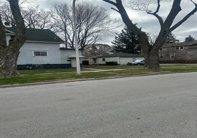 3rd image of 316 W 138Th St, Riverdale, IL 60827 | MLS# 12605251