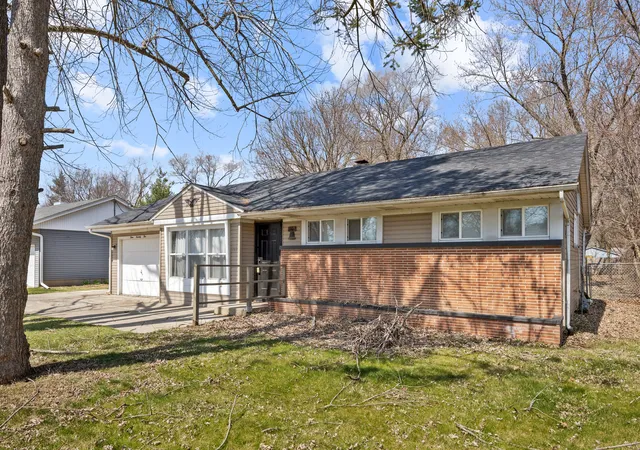 Photo 2 of Single family home for sale at 375 Douglas Rd, Batavia, IL 60510 | MLS# 12605274 | Listing updated on 2026-09-28