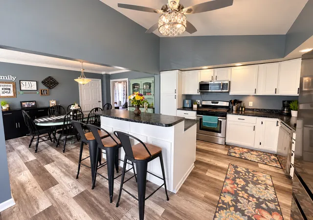 Photo 3 of Single family home for sale at 304 S Church St, Sheffield, IL 61361 | MLS# 12605356 | Listing updated on 2026-10-01