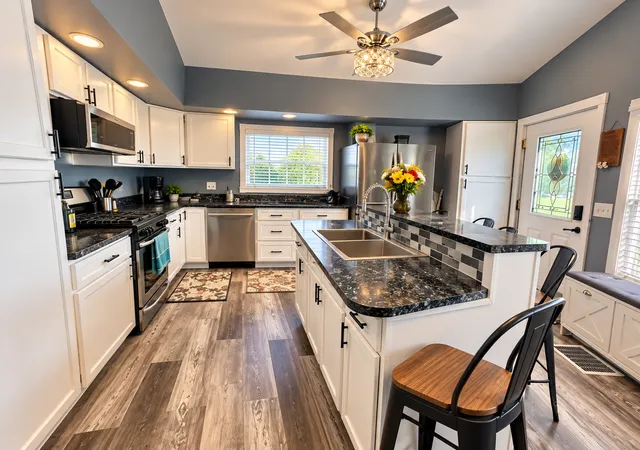 Photo 3 of Single family home for sale at 304 S Church St, Sheffield, IL 61361 | MLS# 12605356 | Listing updated on 2026-10-01