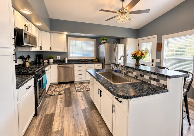 Photo 4 of Single family home for sale at 304 S Church St, Sheffield, IL 61361 | MLS# 12605356 | Listing updated on 2026-10-01
