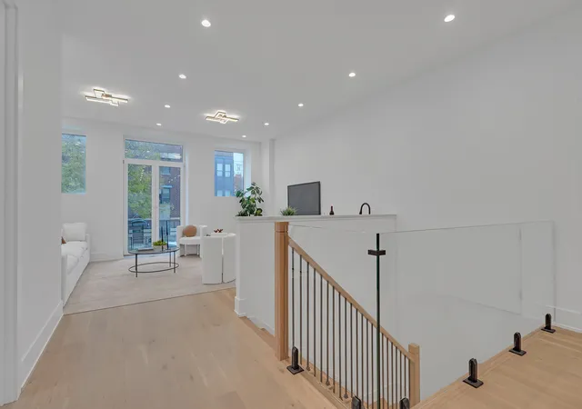 Homes for sale in Chicago, IL | 505 W Elm St #5, Chicago, IL 60610 | MLS# 12605615