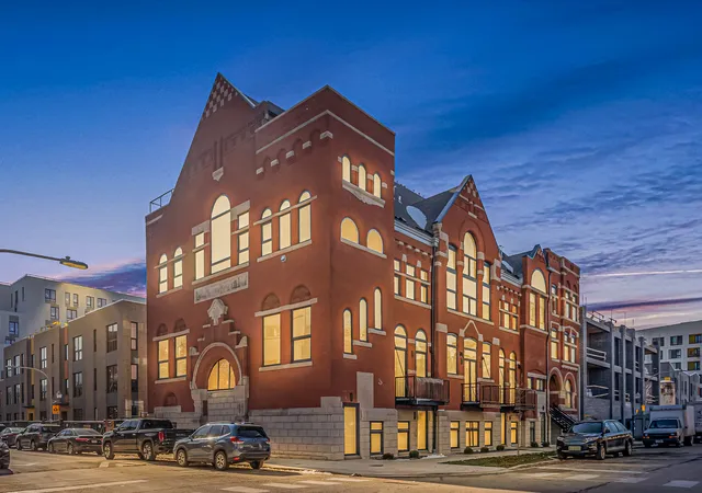 Homes for sale in Chicago, IL | 505 W Elm St #5, Chicago, IL 60610 | MLS# 12605615