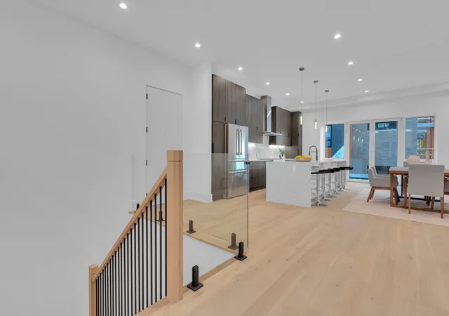 Homes for sale in Chicago, IL | 505 W Elm St #5, Chicago, IL 60610 | MLS# 12605615