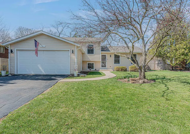 2nd image of 1613 Fairway Ln, Naperville, IL 60565 | MLS# 12606004
