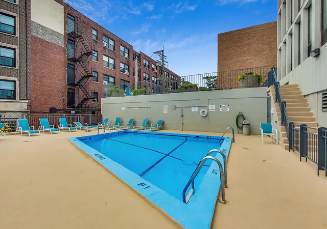 Listing Photo 2 - Condo for sale in building located at 444 W Fullerton Pkwy, Chicago, IL 60614 - Unit #305