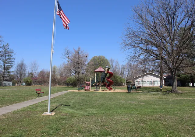 Photo 3 of Single family home for sale at 3107 Apricot Ave, Mount Vernon, IL 62864 | MLS# 12606023 | Listing updated on 2026-10-29