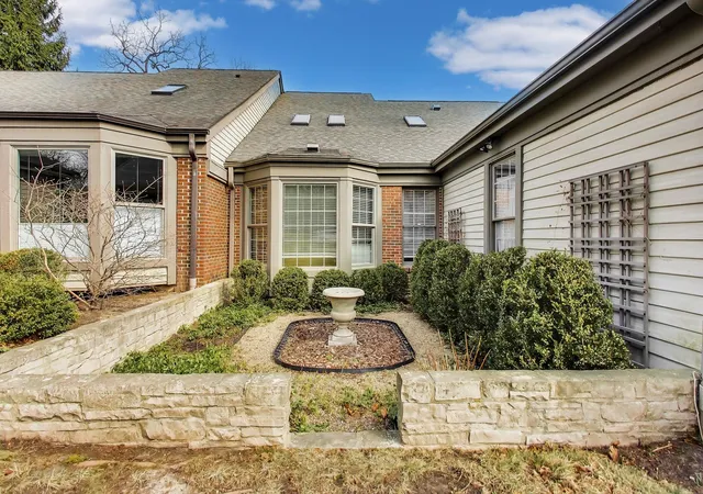 Homes for sale in Lake Bluff, IL | 12 Warrington Dr, Lake Bluff, IL 60044 | MLS# 12606052
