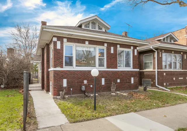 4th image of 8406 S Oglesby Ave, Chicago, IL 60617 | MLS# 12606057