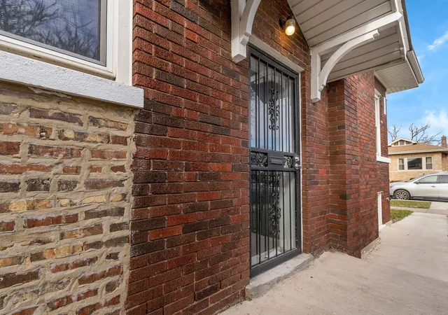 5th image of 8406 S Oglesby Ave, Chicago, IL 60617 | MLS# 12606057