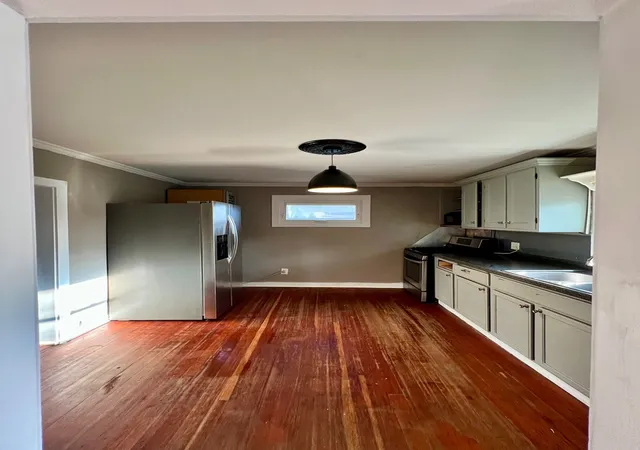 Photo 3 of Single family home for sale at 703 S 7th Avenue, St. Charles, IL 60174 | MLS# 12606131 | Listing updated on 2026-10-16