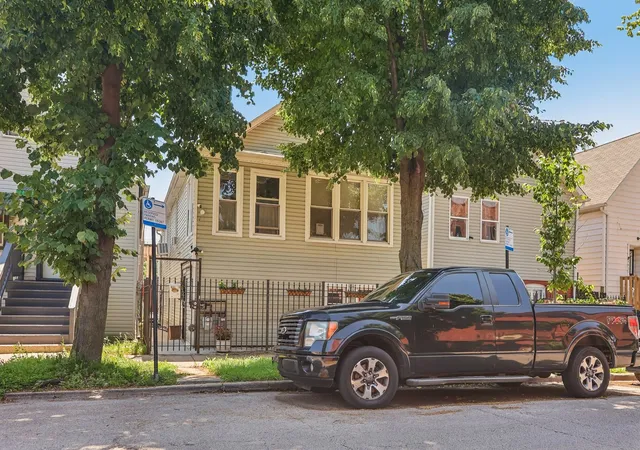 Homes for sale in Chicago, IL | 4425 W Carroll Ave, Chicago, IL 60624 | MLS# 12606735