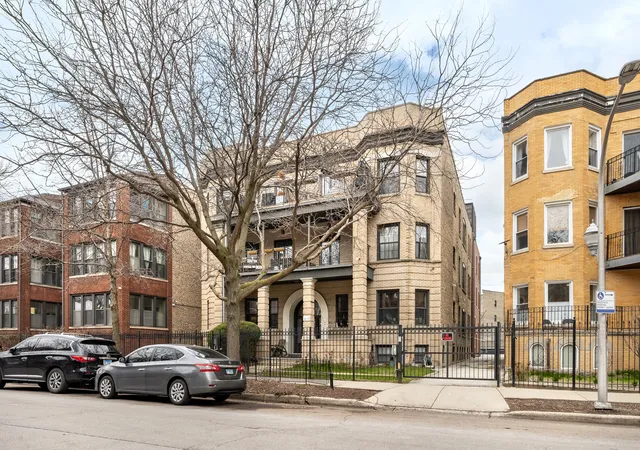 20th image of 842 W Belle Plaine Ave #GW, Chicago, IL 60613 | MLS# 12606872