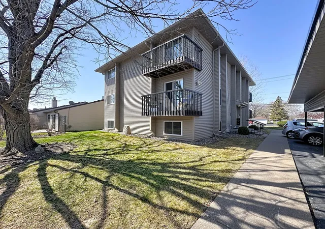 Homes for sale in Moline, IL | 1816 53rd St #9, Moline, IL 61265 | MLS# 12607189