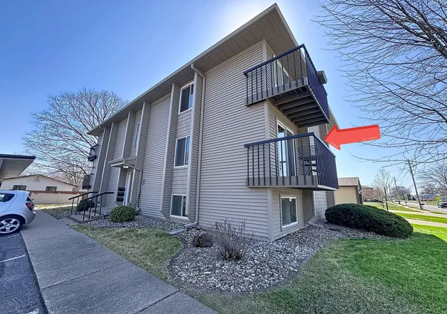 Homes for sale in Moline, IL | 1816 53rd St #9, Moline, IL 61265 | MLS# 12607189