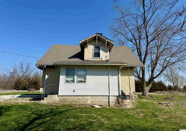 4th image of 622 E Center, Loraine, IL 62349 | MLS# 12607319
