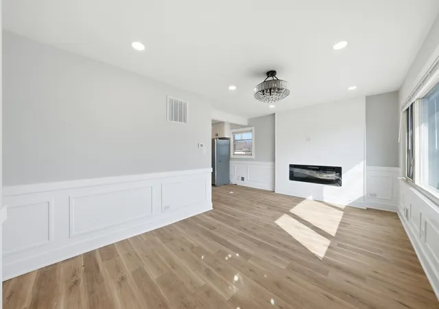 Photo 3 of Single family home for sale at 8516 Austin Ave, Burbank, IL 60459 | MLS# 12607509 | Listing updated on 2026-09-21