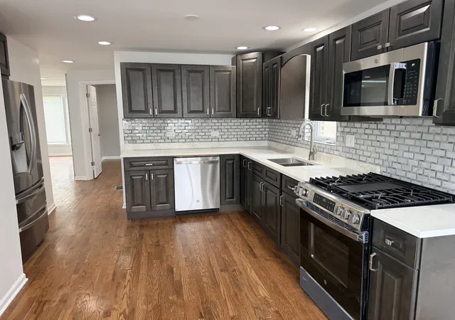 2nd image of 7805 S Homan Ave, Chicago, IL 60652 | MLS# 12607871