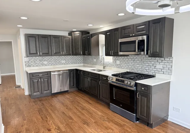3rd image of 7805 S Homan Ave, Chicago, IL 60652 | MLS# 12607871