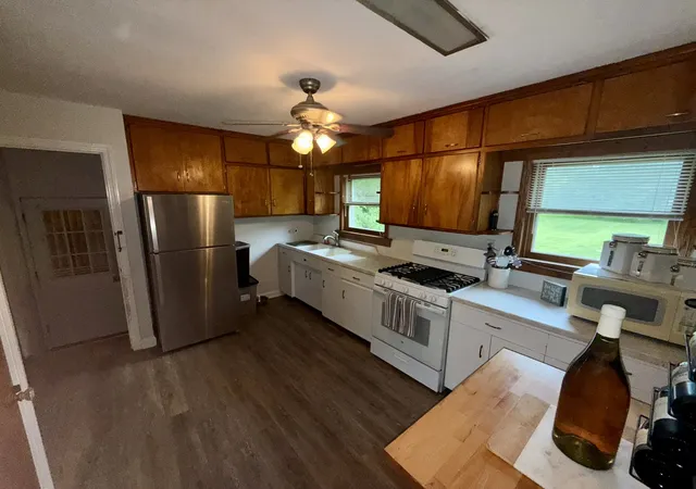 Photo 3 of Single family home for sale at 1270 Benson Ln, Libertyville, IL 60048 | MLS# 12608104 | Listing updated on 2026-10-03