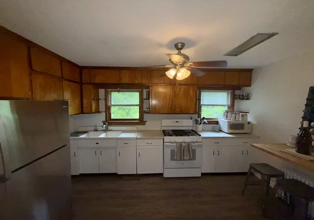 Photo 3 of Single family home for sale at 1270 Benson Ln, Libertyville, IL 60048 | MLS# 12608104 | Listing updated on 2026-10-03
