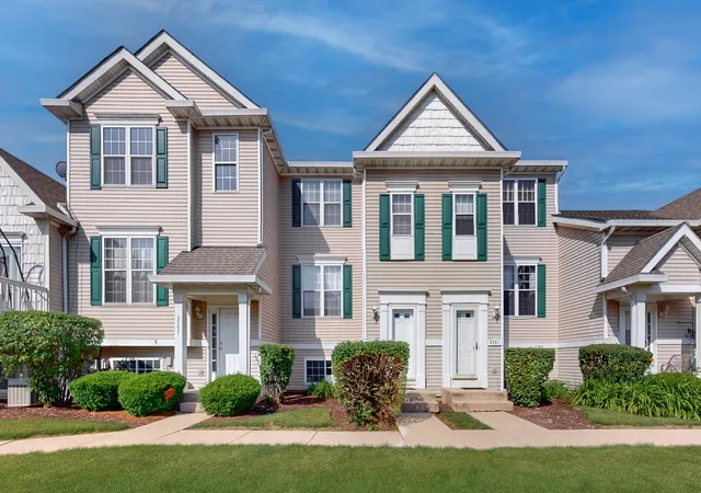 Homes for sale in Joliet, IL | 3559 Woodside Ct, Joliet, IL 60431 | MLS# 12608321