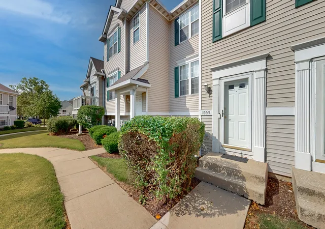 Homes for sale in Joliet, IL | 3559 Woodside Ct, Joliet, IL 60431 | MLS# 12608321
