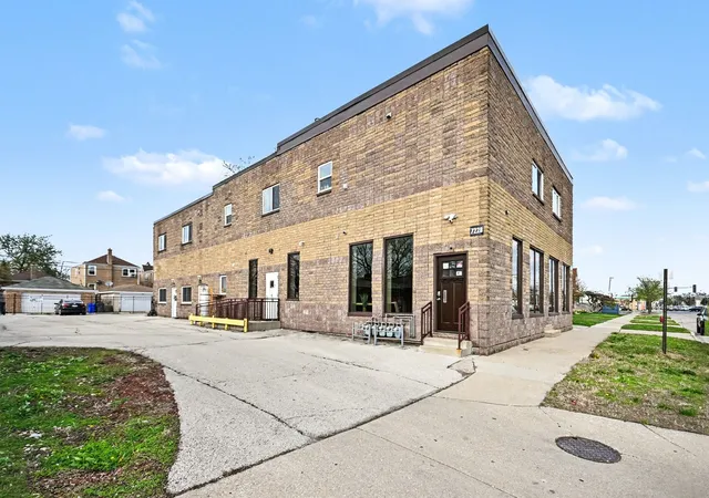 1st image of 7228 39Th St #2W, Lyons, IL 60534 | MLS# 12608696