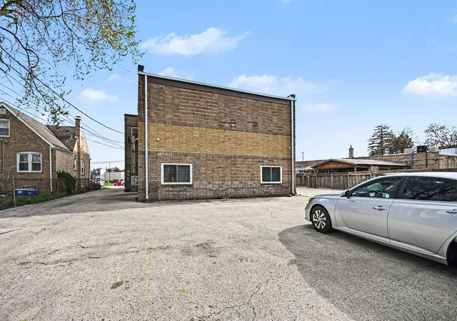 2nd image of 7228 39Th St #2W, Lyons, IL 60534 | MLS# 12608696