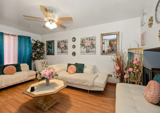 5th image of 928 E 153Rd St, Phoenix, IL 60426 | MLS# 12608821