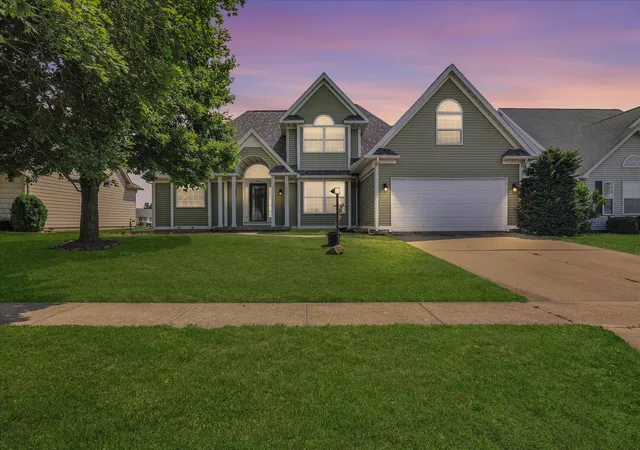Photo 2 of Single family home for sale at 905 Pheasant Run Rd, Tuscola, IL 61953 | MLS# 12608875 | Listing updated on 2026-08-16