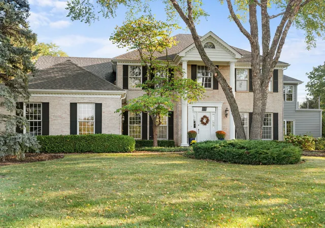 Homes for sale in Crystal Lake, IL | 716 Old Westbury Ct, Crystal Lake, IL 60012 | MLS# 12609153