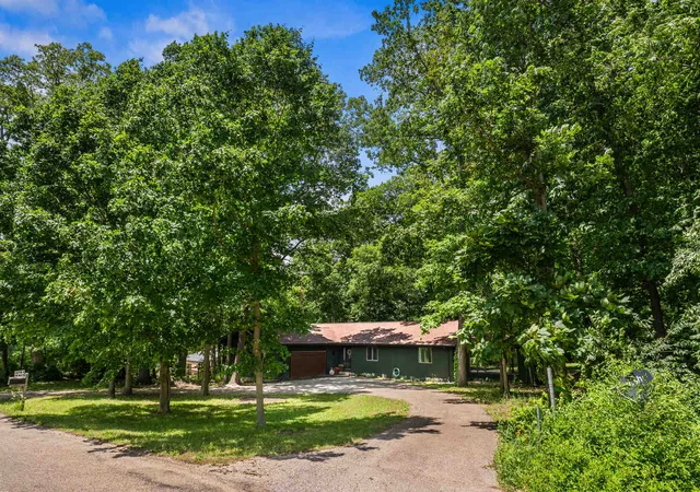 Homes for sale in Heyworth, IL | 16718 E 400 North Rd, Heyworth, IL 61745 | MLS# 12609200