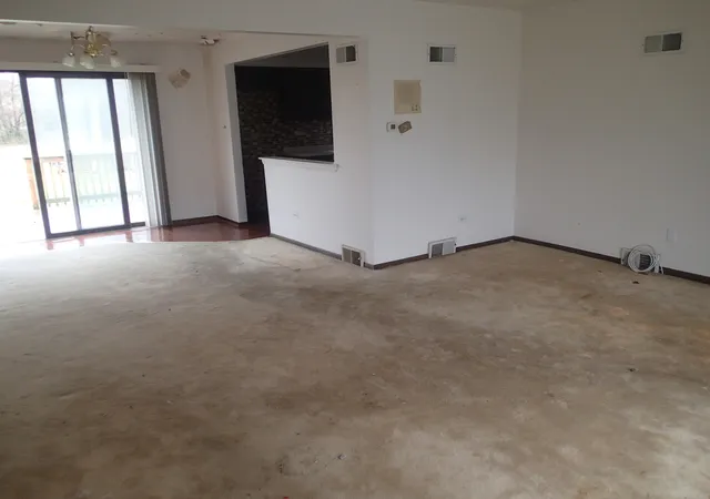Photo 3 of Single family home for sale at 10363 S 84th Avenue, Palos Hills, IL 60465 | MLS# 12609324 | Listing updated on 2026-09-09