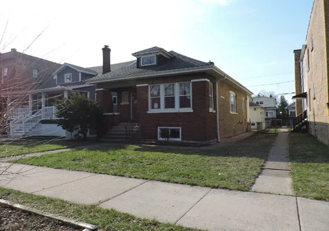 2nd image of 5653 W Leland Ave, Chicago, IL 60630 | MLS# 12609679