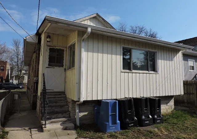 4th image of 5653 W Leland Ave, Chicago, IL 60630 | MLS# 12609679