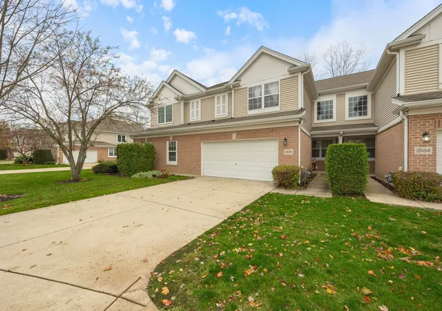 Homes for sale in Westchester, IL | 2556 Camberley Cir #2-813, Westchester, IL 60154 | MLS# 12609892