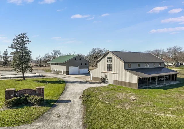 2nd image of 42w690 Route 64, Saint Charles, IL 60175 | MLS# 12610035
