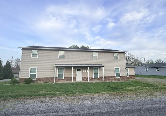 Listing Photo 2 - Condo for sale in building located at 908 S 10th St, Herrin, IL 62948 - Unit #